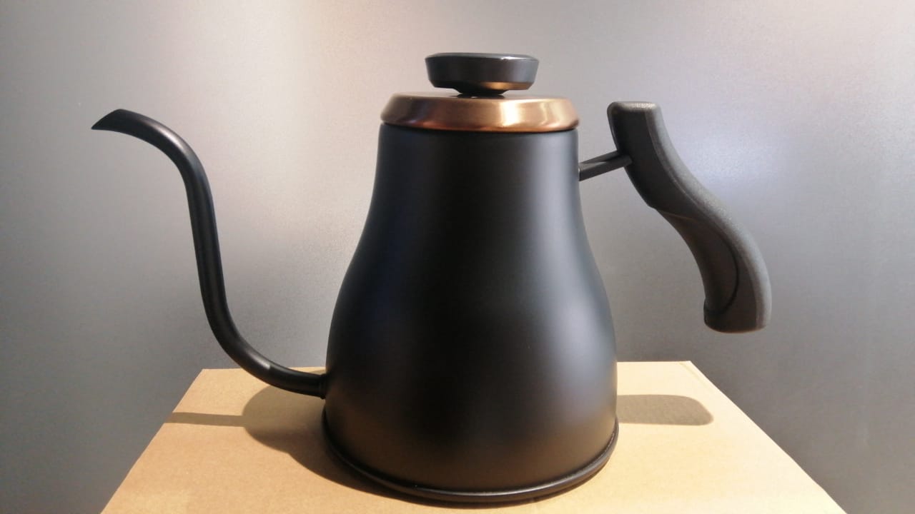 Kettle with thermometer 1200ml black