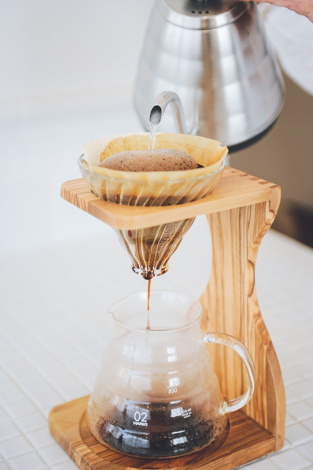 HARIO V60 Olive Wood Stand Set